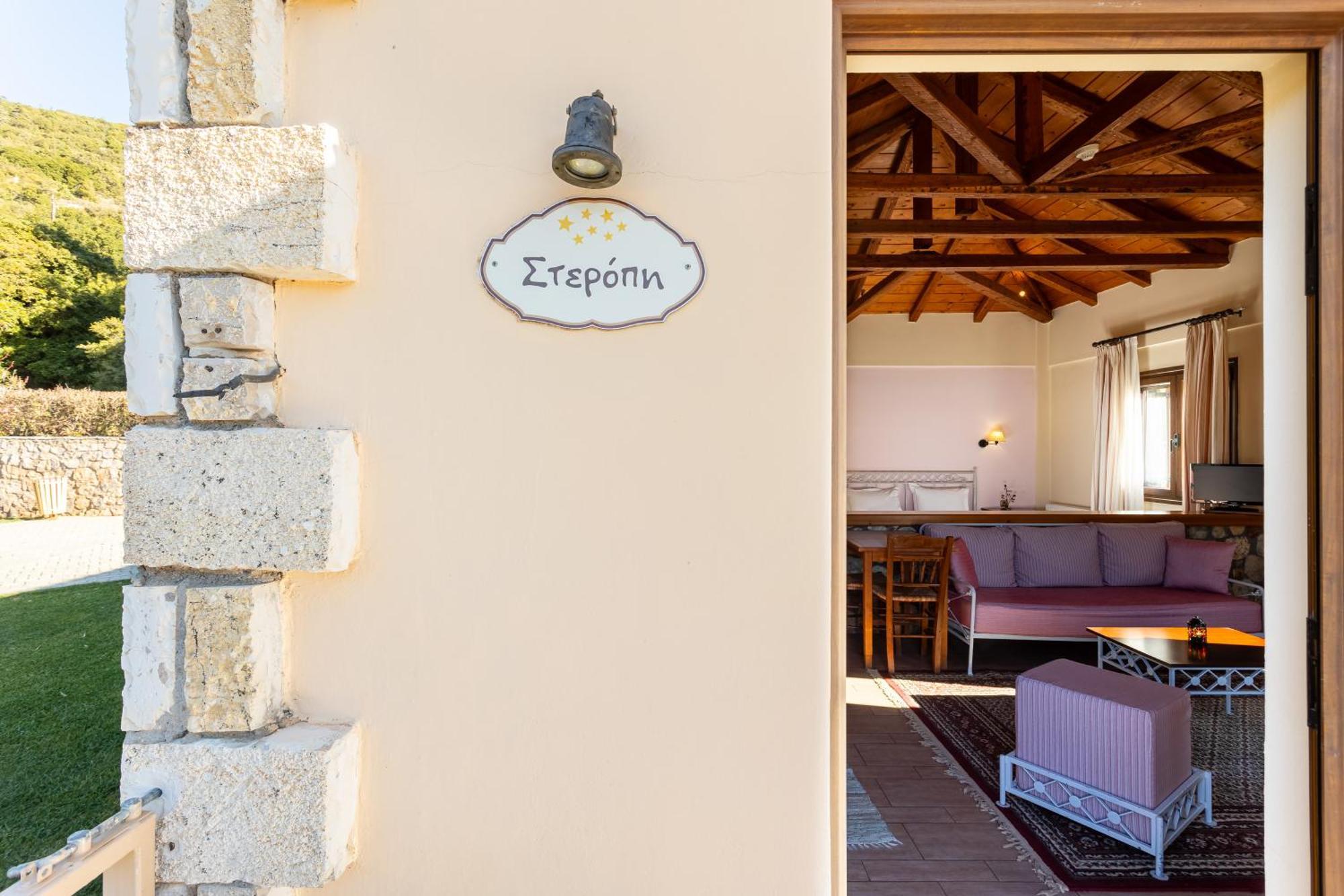 Pleiades Studios All Season Gems - Korinthos Stone Retreats Kalianoi المظهر الخارجي الصورة